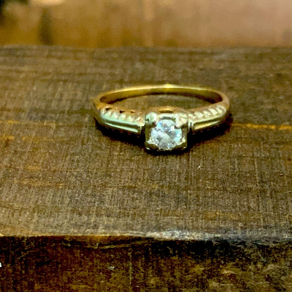 Antique Diamond Gold Ring